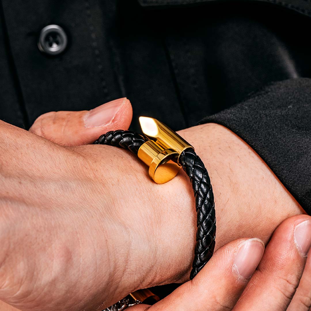 Helloice Leather and Titanium Steel Nail Open Bracelet