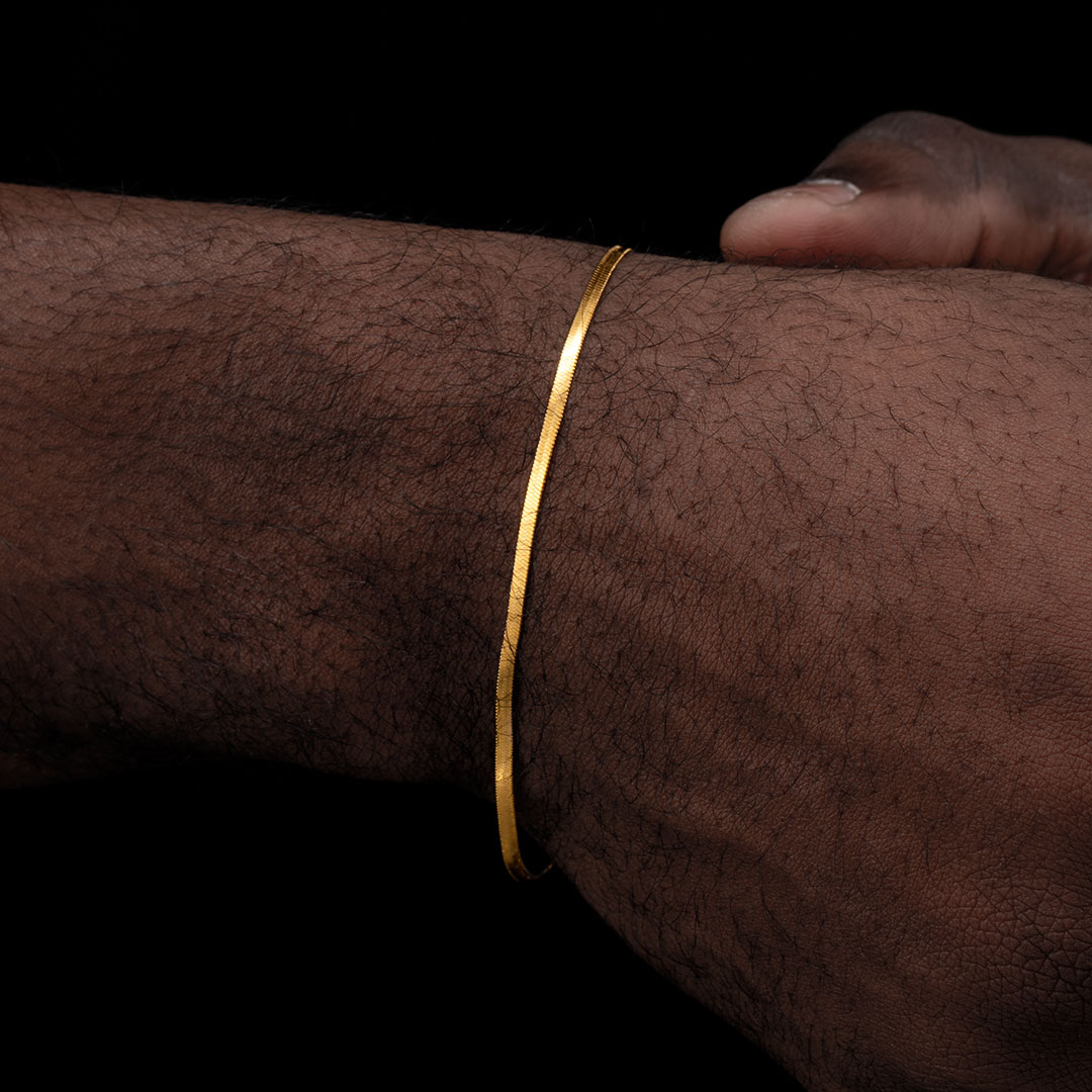 Helloice 2mm Herringbone Bracelet in Gold