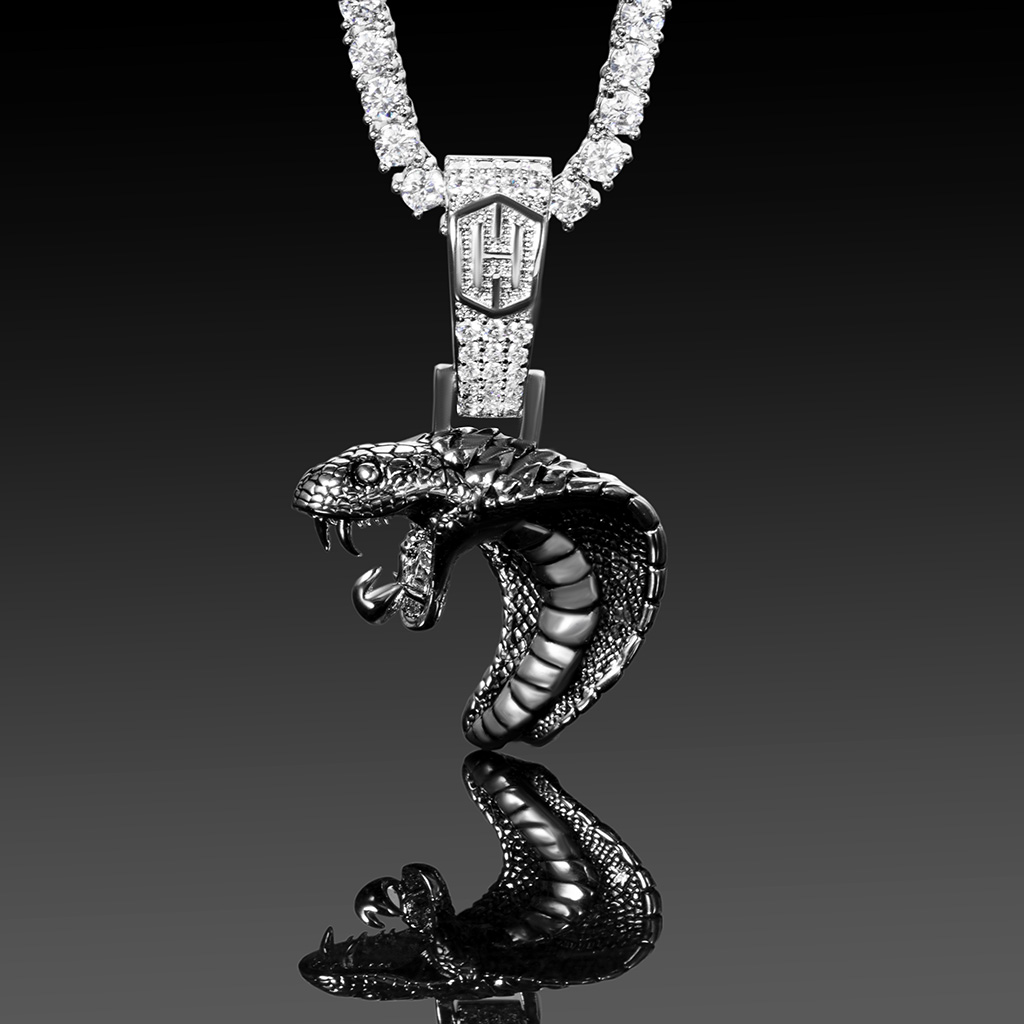 Helloice Open-Mouthed Cobra Head Pendant