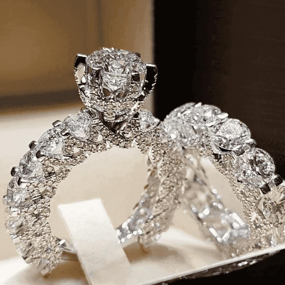 Helloice 1.8 Ct Round Cut 6-Claw Mirco Pave Ring Set