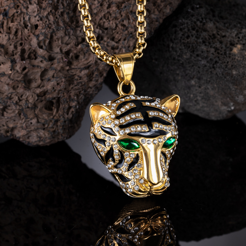 Helloice Iced Emerald Eyes Lepoard Pendant