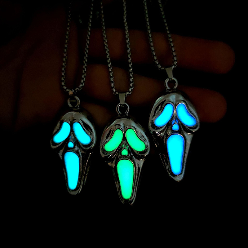 Helloice Glow In The Dark Screaming Ghost Face Pendant