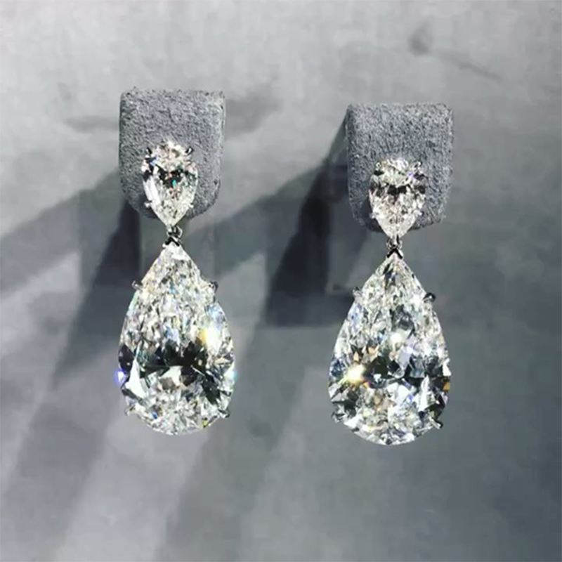Helloice Captivating Pear Cut Drop Earring in Sterling Silver