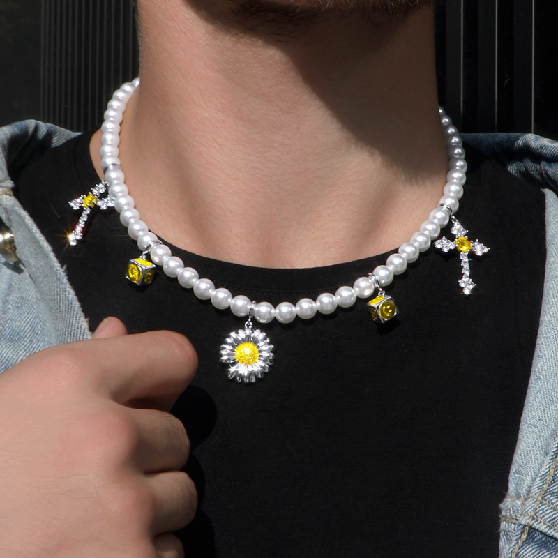 Helloice Blooming Daisy & Iced Cross Pearl Chain