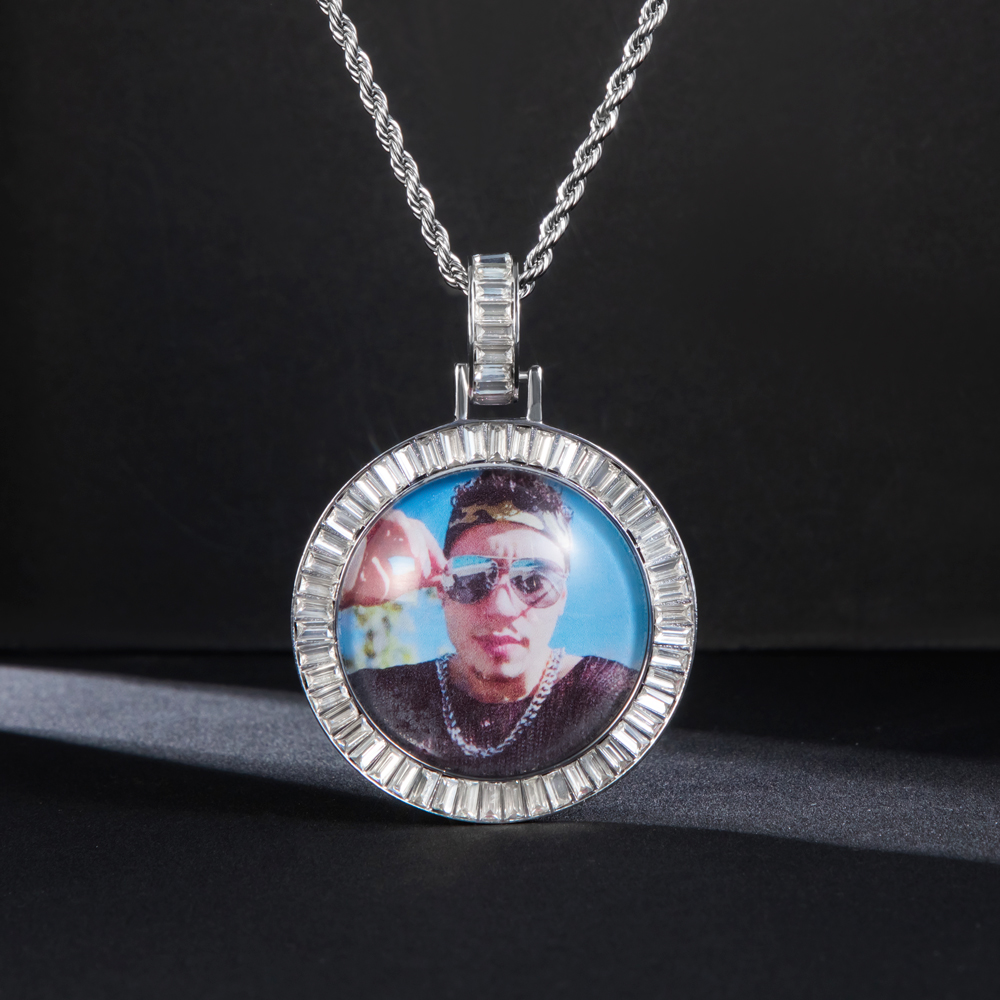 Helloice Custom Baguette Stones Round Shape Photo Pendant