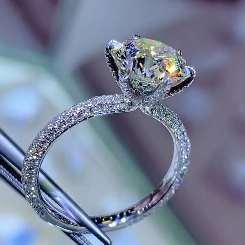 Helloice Iced Round Cut 6-Claw Halo Engagement Ring