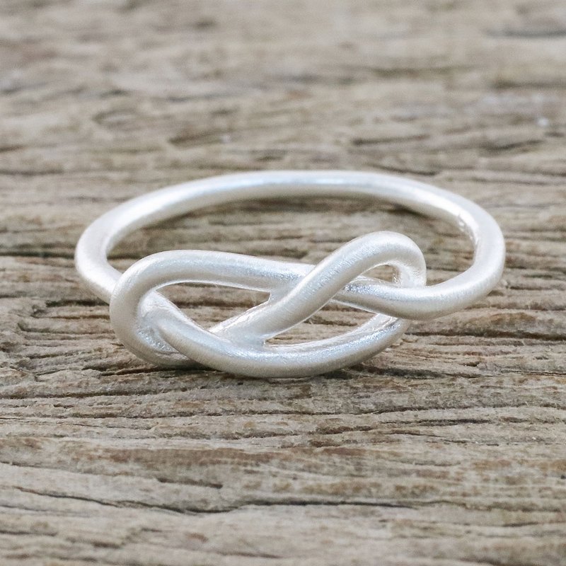 Sterling Silver Cocktail Mid-Finger Ring from Thailand, "Gleaming Knot"