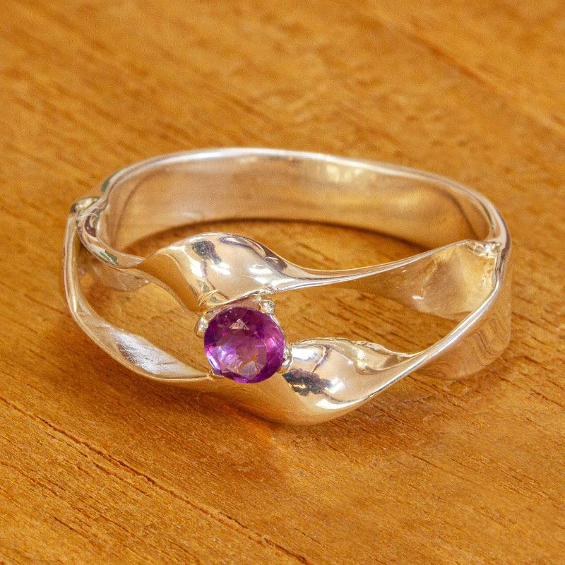 925 Sterling Silver and Amethyst Solitaire Ring from Mexico, "Magic Waves"