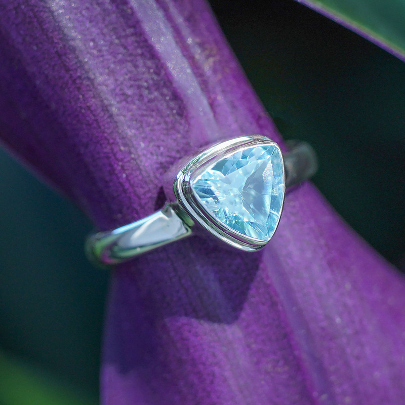 Minimalist 1-Carat Blue Topaz Silver Single Stone Ring, "Minimalist Enchantment"